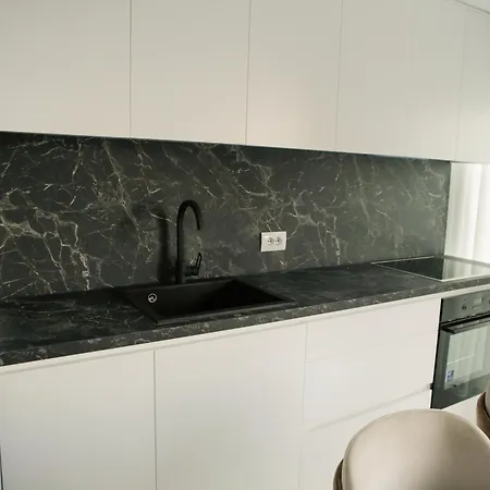 Diamond * Sarandë