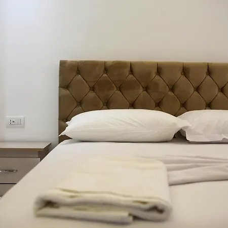 Diamond * Sarandë