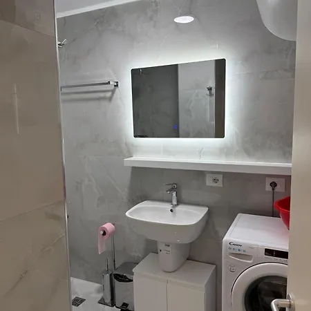 Diamond * Sarandë