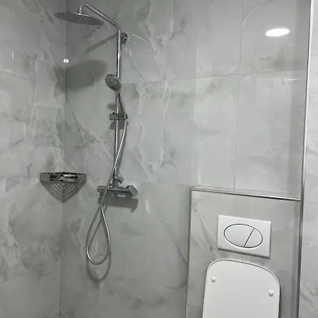 Diamond Saranda